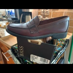 size 8 - vintage bass weejuns - “katherine” penny loafers